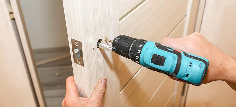Old Door Knob Repair in Princeton, FL